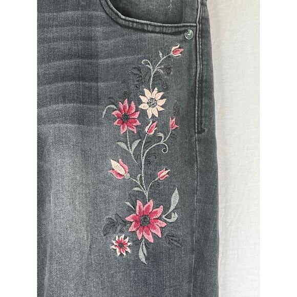Democracy Flex-ellent floral embroidered black jeans, size 8 - Picture 5 of 11